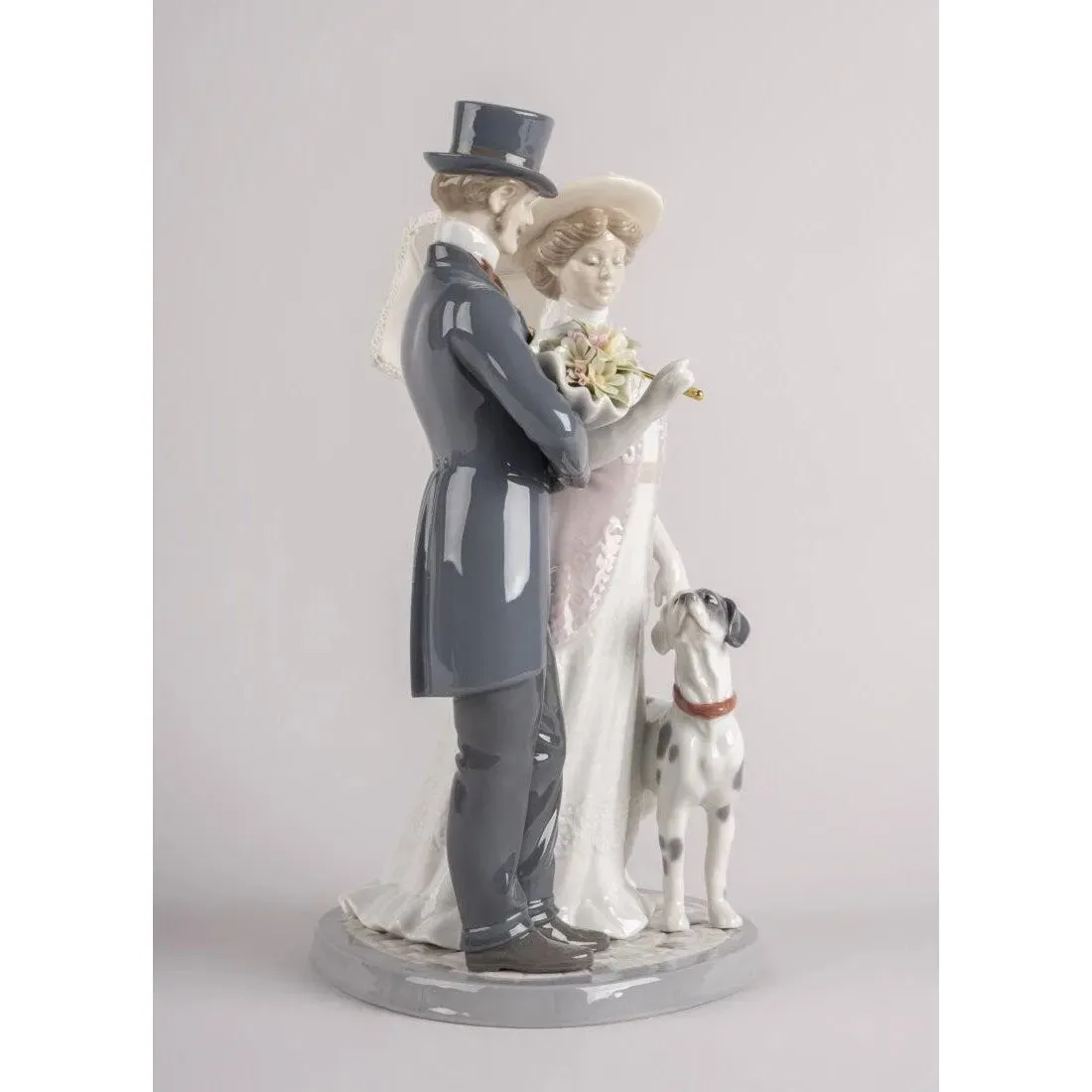 A Romantic Stroll (Lladro Special Order)