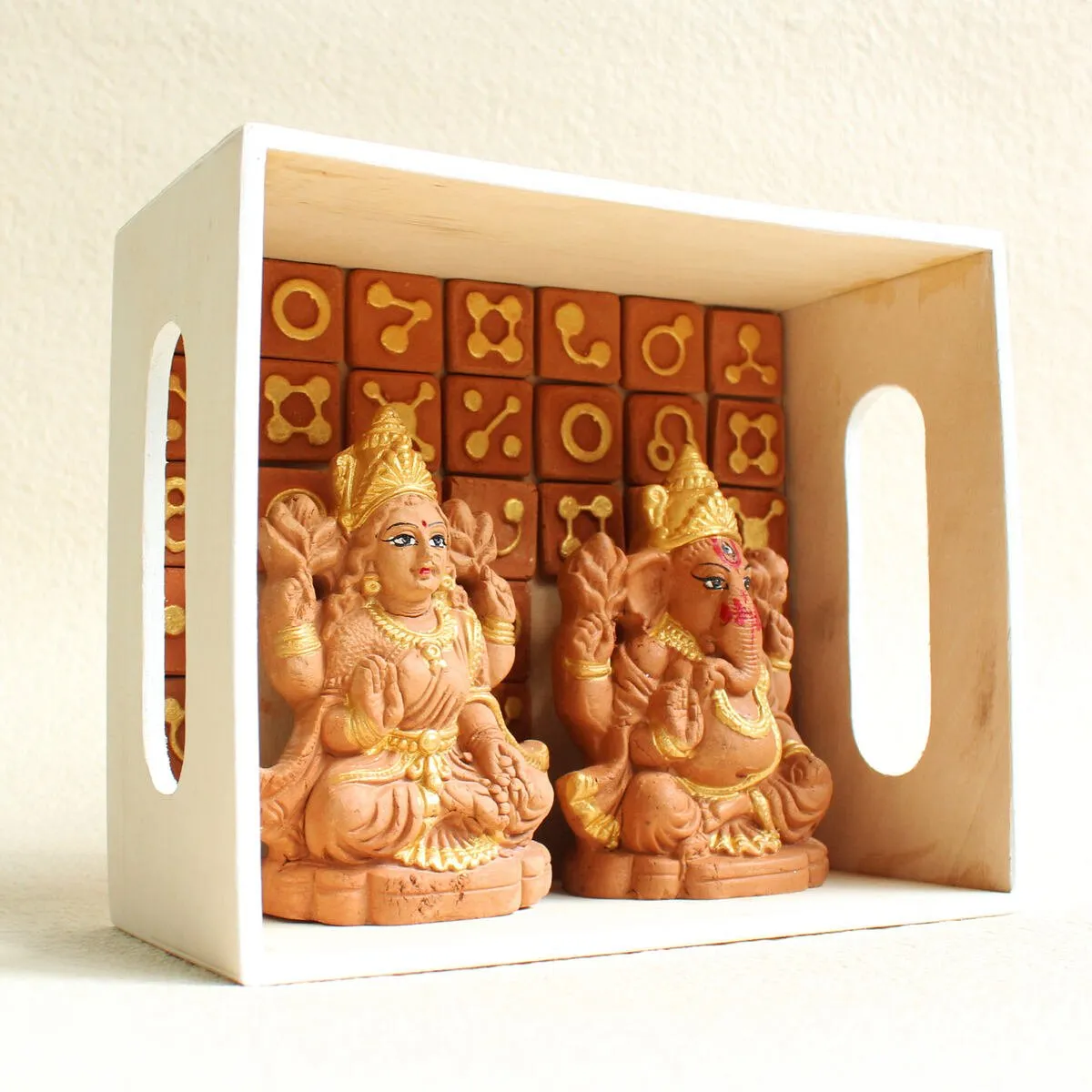 Hancrafted Terracotta Laxmi & Ganpati Idol- Small(S)