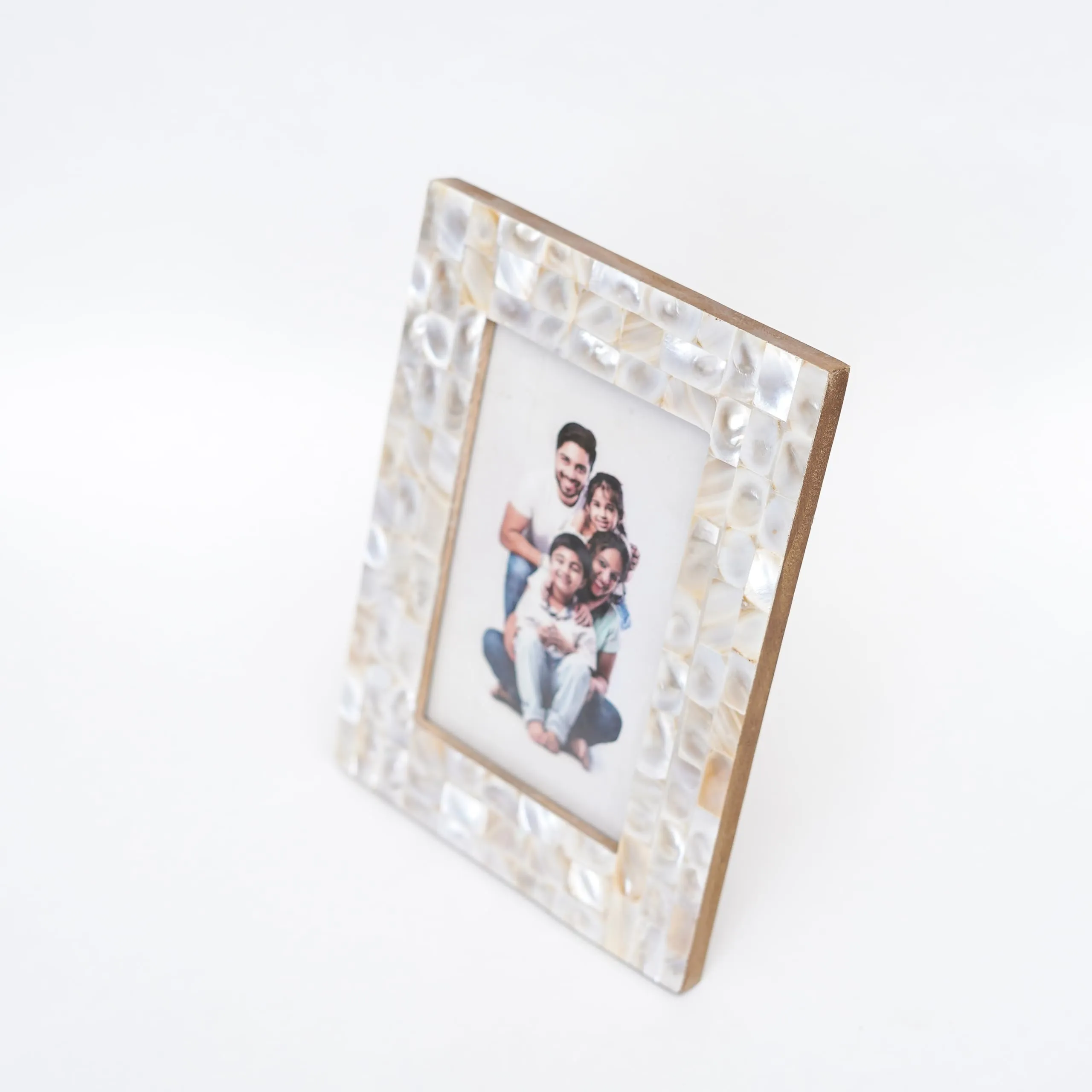 HOMEARTE INDIA Mother of Pearl Table Photo Frame Decor as Birthday Gifts, Anniversary, Wedding Gifts for Friends, Couples, and Parents