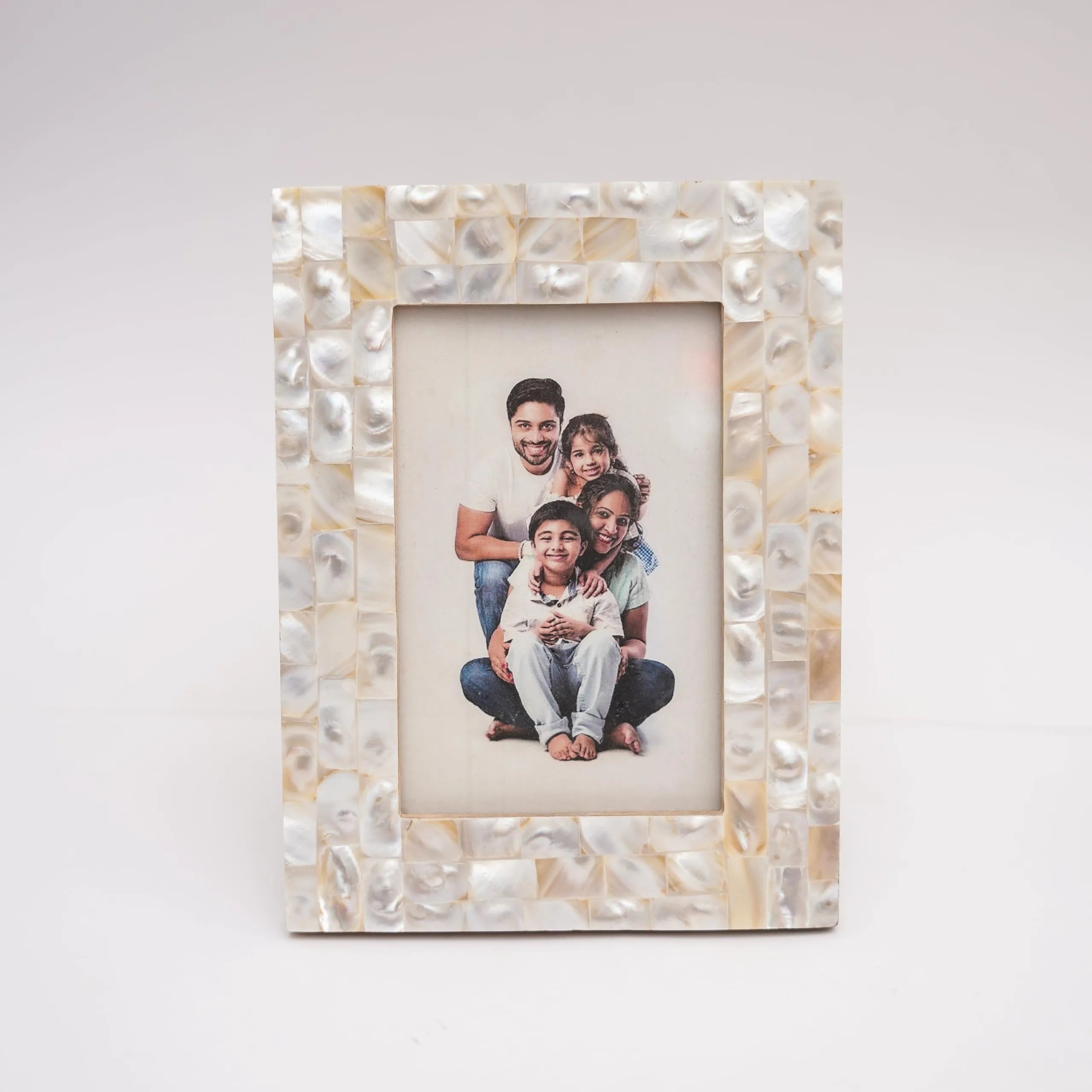 HOMEARTE INDIA Mother of Pearl Table Photo Frame Decor as Birthday Gifts, Anniversary, Wedding Gifts for Friends, Couples, and Parents